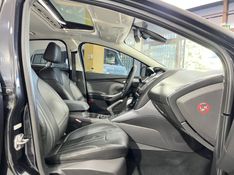 FORD FOCUS 2.0 TITANIUM PLUS HATCH 16V AUTO 2015/2015 PRIME MULTIMARCAS CAXIAS DO SUL / Carros no Vale