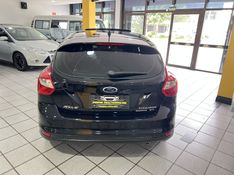 FORD FOCUS 2.0 TITANIUM PLUS HATCH 16V AUTO 2015/2015 PRIME MULTIMARCAS CAXIAS DO SUL / Carros no Vale