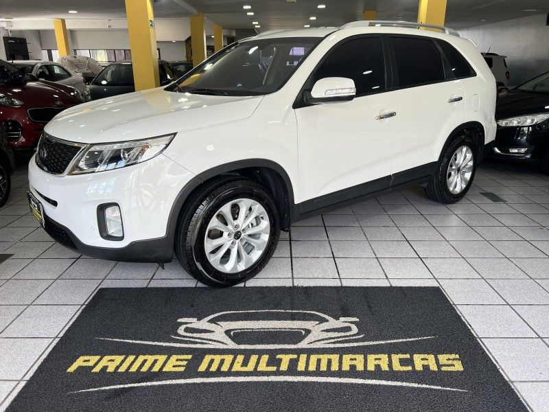 KIA SORENTO 2.4 EX 4X2 16V 2014/2015 PRIME MULTIMARCAS CAXIAS DO SUL / Carros no Vale