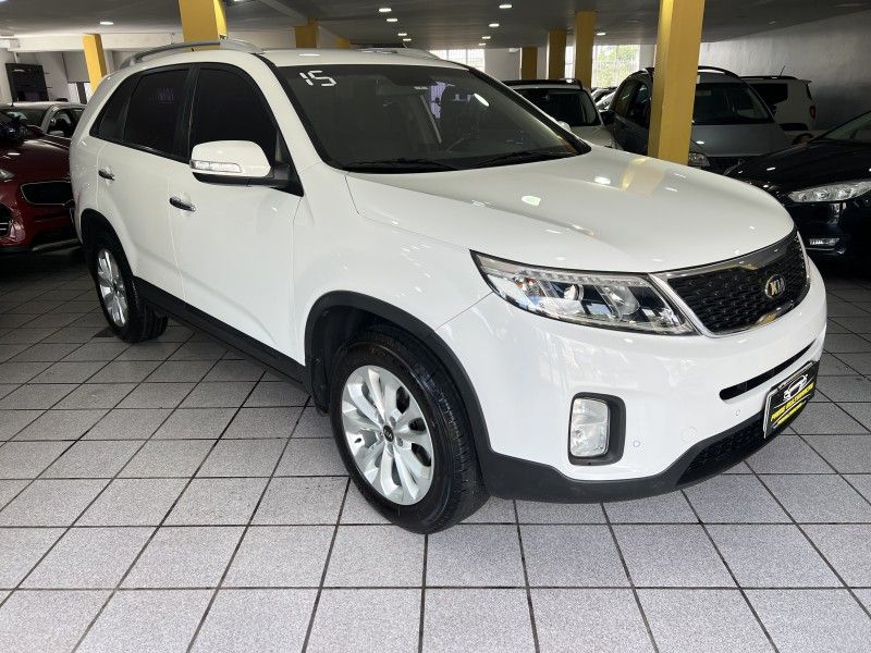 KIA SORENTO 2.4 EX 4X2 16V 2014/2015 PRIME MULTIMARCAS CAXIAS DO SUL / Carros no Vale