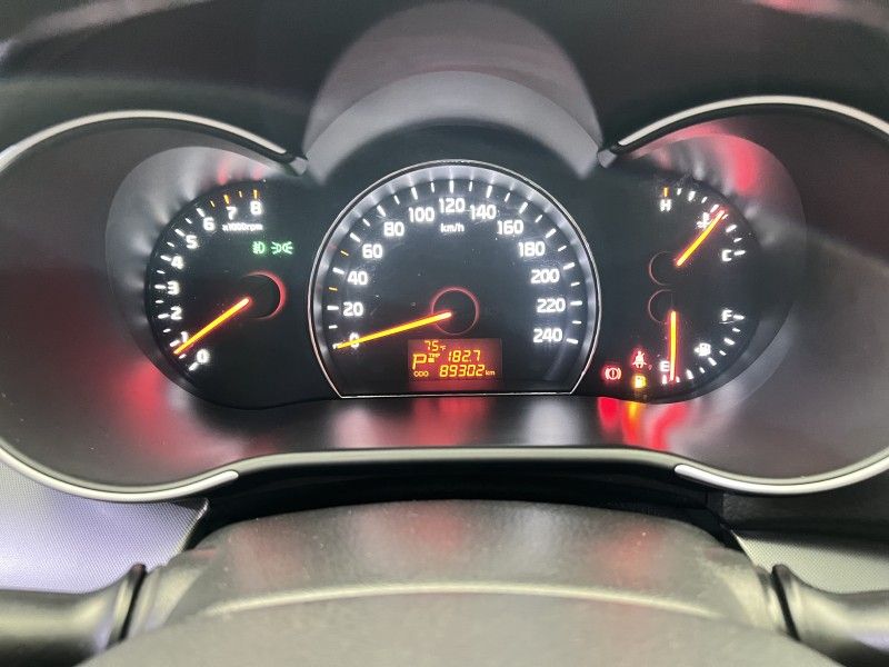 KIA SORENTO 2.4 EX 4X2 16V 2014/2015 PRIME MULTIMARCAS CAXIAS DO SUL / Carros no Vale