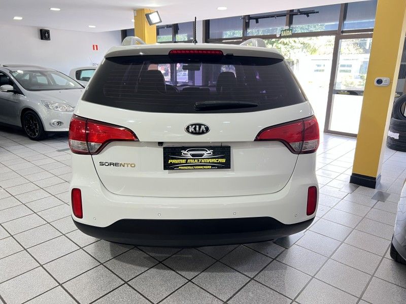 KIA SORENTO 2.4 EX 4X2 16V 2014/2015 PRIME MULTIMARCAS CAXIAS DO SUL / Carros no Vale