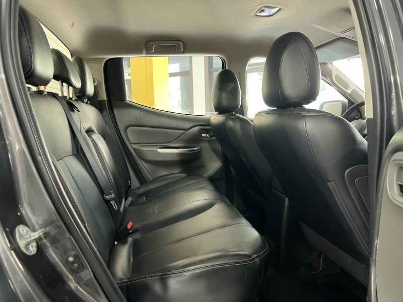 MITSUBISHI L200 TRITON 2.4 16V TURBO SPORT HPE TOP CD 4X4 2017/2018 PRIME MULTIMARCAS CAXIAS DO SUL / Carros no Vale