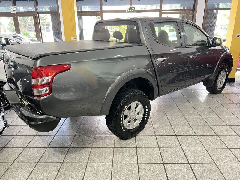 MITSUBISHI L200 TRITON 2.4 16V TURBO SPORT HPE TOP CD 4X4 2017/2018 PRIME MULTIMARCAS CAXIAS DO SUL / Carros no Vale