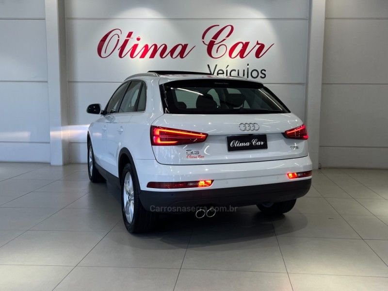 AUDI Q3 1.4 TFSI AMBIENTE S TRONIC 2018/2018 ÓTIMA CAR FLORES DA CUNHA / Carros no Vale