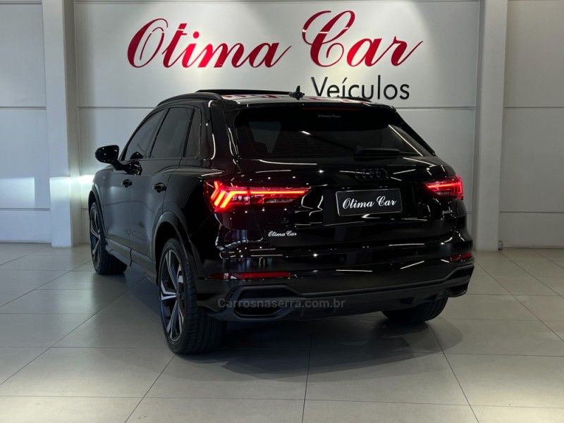 AUDI Q3 2.0 TFSI PERFORMANCE BLACK QUATTRO 2024/2024 ÓTIMA CAR FLORES DA CUNHA / Carros no Vale AUDI Q3 2.0 TFSI PERFORMANCE BLACK QUATTRO 2024/2024 ÓTIMA CAR FLORES DA CUNHA / Carros no Vale