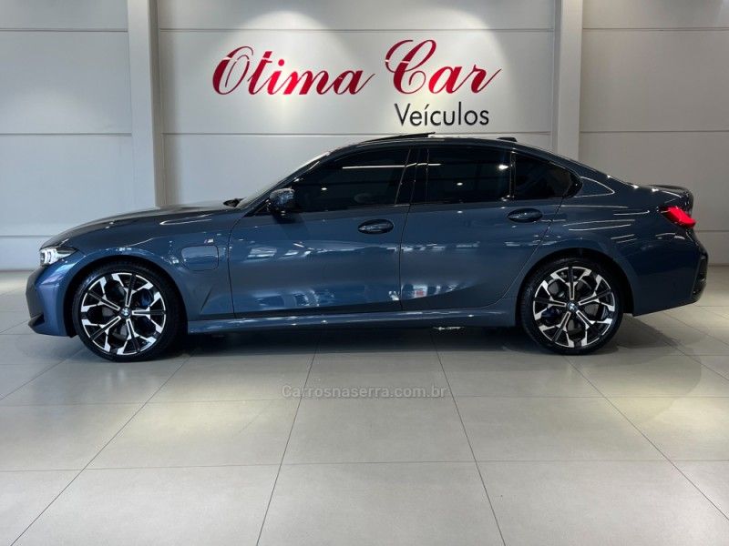 BMW 330E 2.0 M SPORT 16V TURBO HÍBRIDO 2024/2025 ÓTIMA CAR FLORES DA CUNHA / Carros no Vale BMW 330E 2.0 M SPORT 16V TURBO HÍBRIDO 2024/2025 ÓTIMA CAR FLORES DA CUNHA / Carros no Vale