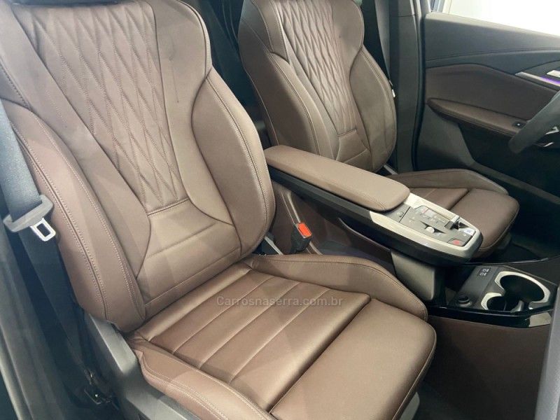 BMW IX1 XDRIVE30 SPORT ELÉTRICO 2024/2025 ÓTIMA CAR FLORES DA CUNHA / Carros no Vale