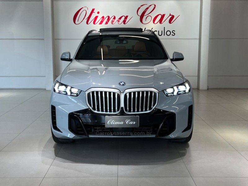 BMW X5 3.0 XDRIVE50E TURBO M SPORT HÍBRIDO 2025/2025 ÓTIMA CAR FLORES DA CUNHA / Carros no Vale