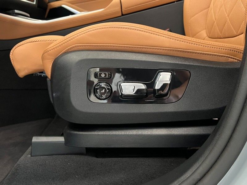 BMW X5 3.0 XDRIVE50E TURBO M SPORT HÍBRIDO 2025/2025 ÓTIMA CAR FLORES DA CUNHA / Carros no Vale