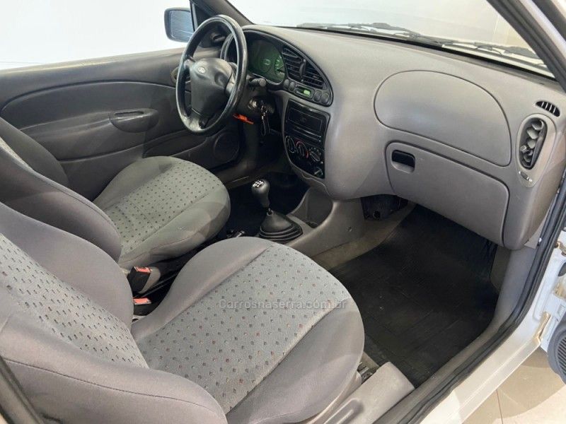 FORD COURIER 1.6 L 8V 2003/2004 ÓTIMA CAR FLORES DA CUNHA / Carros no Vale