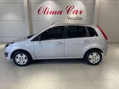 FORD FIESTA 1.0 ROCAM SE 8V 2013/2014 ÓTIMA CAR FLORES DA CUNHA / Carros no Vale