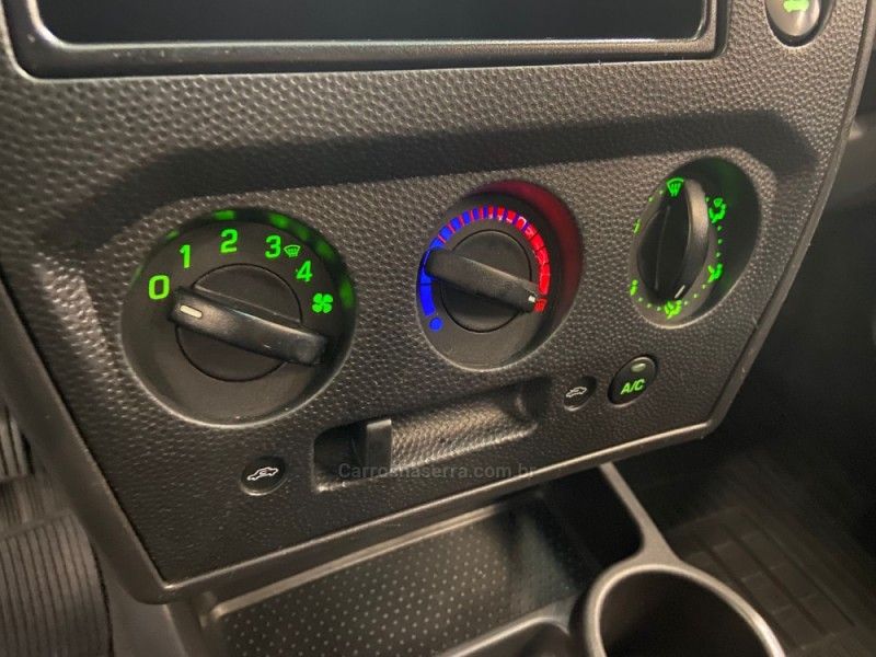 FORD FIESTA 1.0 ROCAM SE 8V 2013/2014 ÓTIMA CAR FLORES DA CUNHA / Carros no Vale