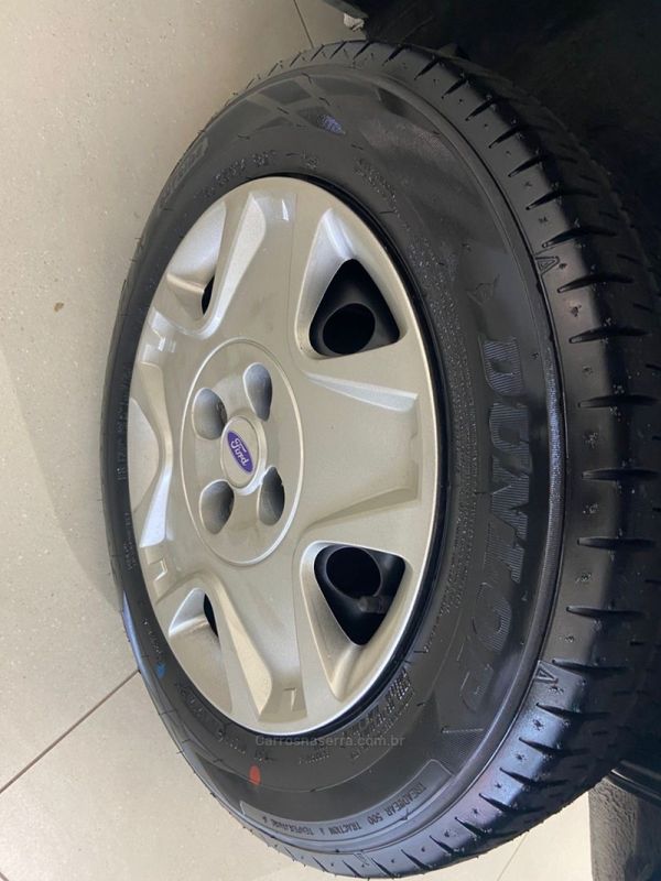 FORD FIESTA 1.0 ROCAM SE 8V 2013/2014 ÓTIMA CAR FLORES DA CUNHA / Carros no Vale