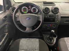 FORD FIESTA 1.0 ROCAM SE 8V 2013/2014 ÓTIMA CAR FLORES DA CUNHA / Carros no Vale
