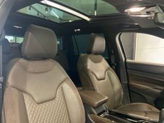 JEEP COMMANDER 2.0 OVERLAND HURRICANE 4X4 TURBO 2024/2025 ÓTIMA CAR FLORES DA CUNHA / Carros no Vale