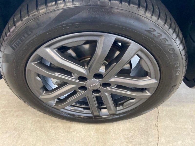 JEEP COMMANDER 2.0 OVERLAND HURRICANE 4X4 TURBO 2024/2025 ÓTIMA CAR FLORES DA CUNHA / Carros no Vale JEEP COMMANDER 2.0 OVERLAND HURRICANE 4X4 TURBO 2024/2025 ÓTIMA CAR FLORES DA CUNHA / Carros no Vale