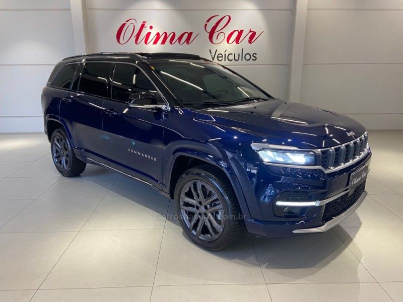 JEEP COMMANDER 2.0 OVERLAND HURRICANE 4X4 TURBO 2024/2025 ÓTIMA CAR FLORES DA CUNHA / Carros no Vale JEEP COMMANDER 2.0 OVERLAND HURRICANE 4X4 TURBO 2024/2025 ÓTIMA CAR FLORES DA CUNHA / Carros no Vale