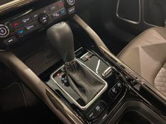 JEEP COMMANDER 2.0 OVERLAND HURRICANE 4X4 TURBO 2024/2025 ÓTIMA CAR FLORES DA CUNHA / Carros no Vale