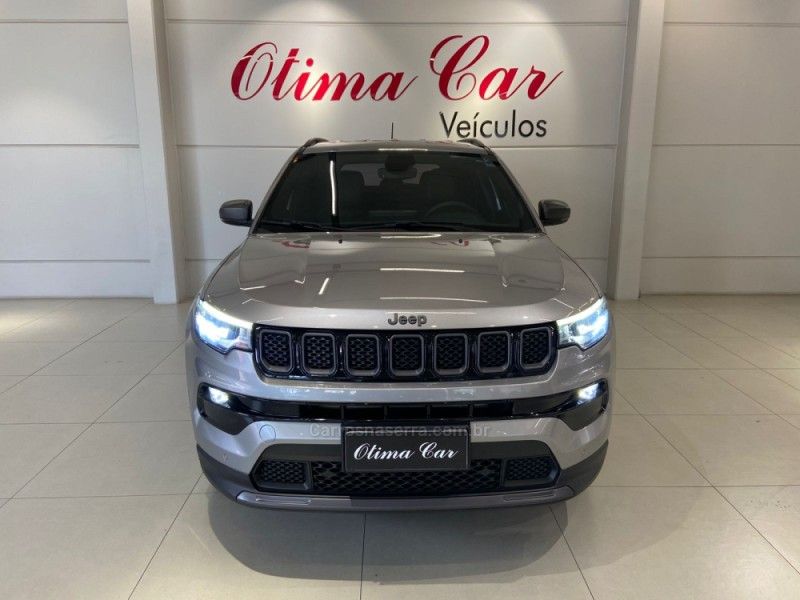 JEEP COMPASS 1.3 80 ANOS T270 16V TURBO 4X2 2021/2022 ÓTIMA CAR FLORES DA CUNHA / Carros no Vale