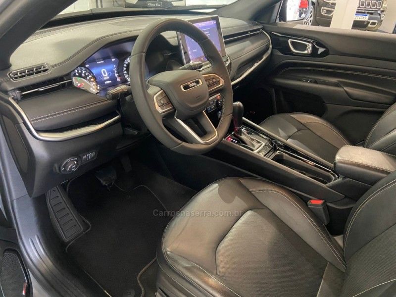 JEEP COMPASS 1.3 80 ANOS T270 16V TURBO 4X2 2021/2022 ÓTIMA CAR FLORES DA CUNHA / Carros no Vale