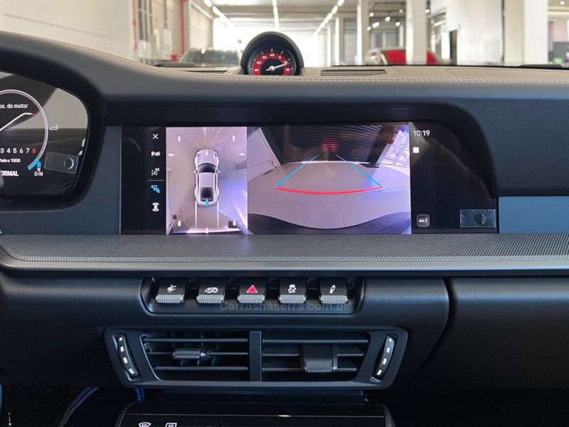 PORSCHE 911 3.0 CARRERA COUPÉ 2024/2025 ÓTIMA CAR FLORES DA CUNHA / Carros no Vale