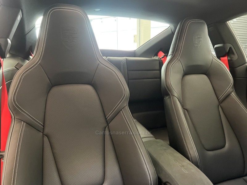 PORSCHE 911 3.0 CARRERA COUPÉ 2024/2025 ÓTIMA CAR FLORES DA CUNHA / Carros no Vale