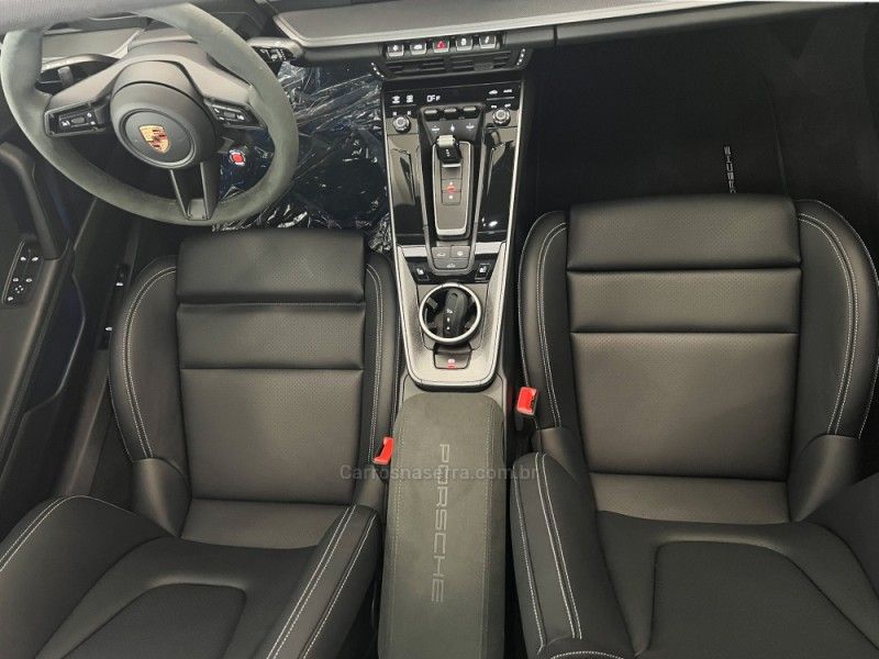 PORSCHE 911 3.0 CARRERA COUPÉ 2024/2025 ÓTIMA CAR FLORES DA CUNHA / Carros no Vale