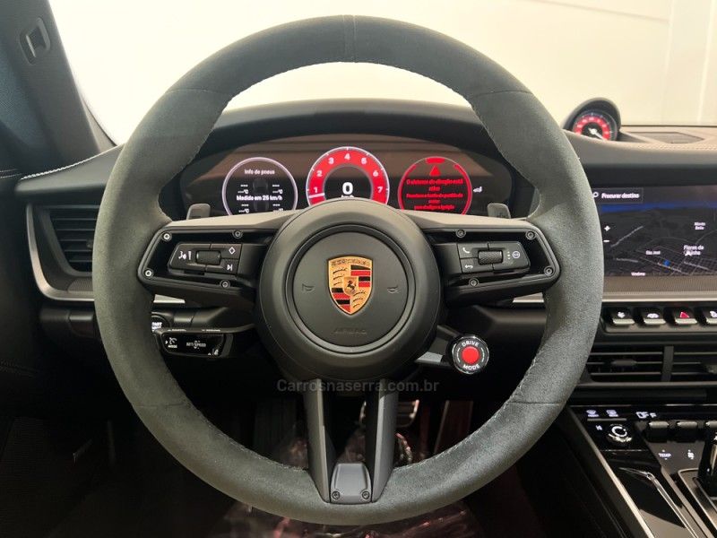 PORSCHE 911 3.0 CARRERA COUPÉ 2024/2025 ÓTIMA CAR FLORES DA CUNHA / Carros no Vale