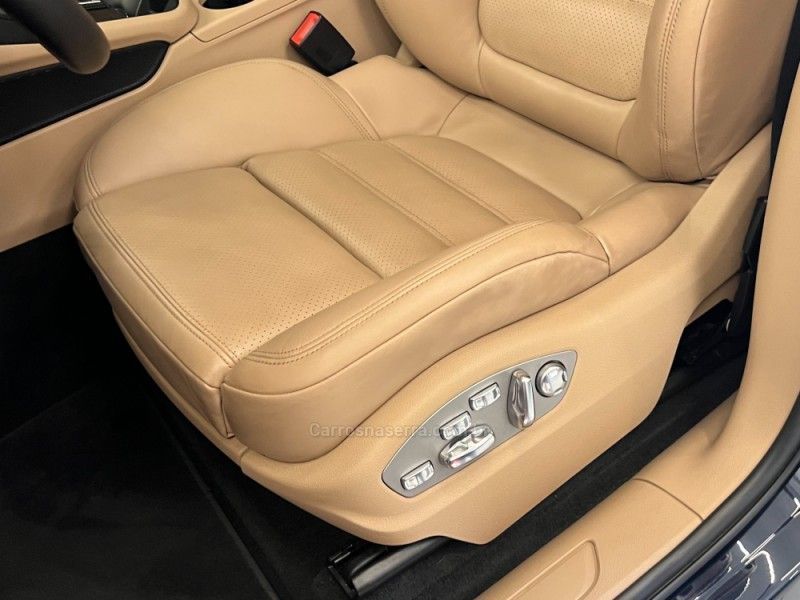 PORSCHE MACAN 2.0 16V 2022/2023 ÓTIMA CAR FLORES DA CUNHA / Carros no Vale