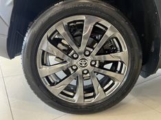 TOYOTA COROLLA 2.0 CROSS XRE 16V 2023/2024 ÓTIMA CAR FLORES DA CUNHA / Carros no Vale