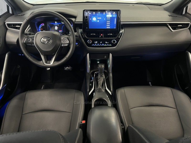 TOYOTA COROLLA 2.0 CROSS XRE 16V 2023/2024 ÓTIMA CAR FLORES DA CUNHA / Carros no Vale