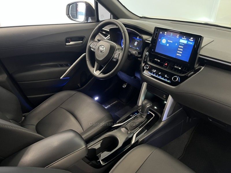 TOYOTA COROLLA 2.0 CROSS XRE 16V 2023/2024 ÓTIMA CAR FLORES DA CUNHA / Carros no Vale