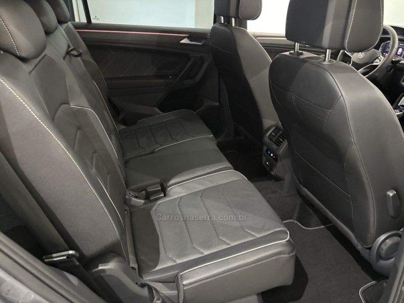 VOLKSWAGEN TIGUAN 2.0 ALLSPACE R-LINE 300 TSI 2024/2024 ÓTIMA CAR FLORES DA CUNHA / Carros no Vale