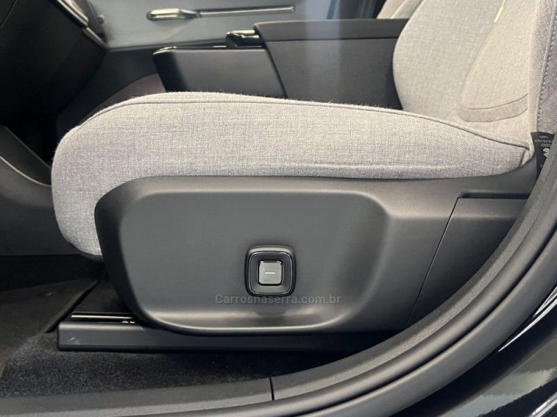 VOLVO EX30 ULTRA EXTENDED RANGE 2024/2024 ÓTIMA CAR FLORES DA CUNHA / Carros no Vale