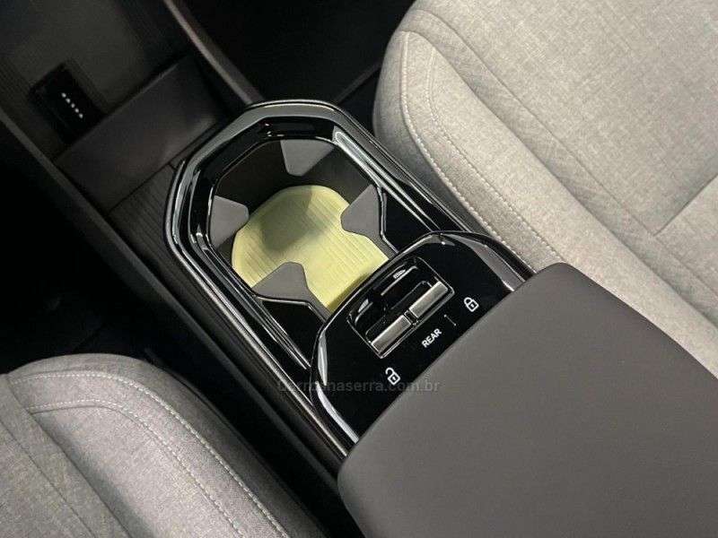 VOLVO EX30 ULTRA EXTENDED RANGE 2024/2025 ÓTIMA CAR FLORES DA CUNHA / Carros no Vale