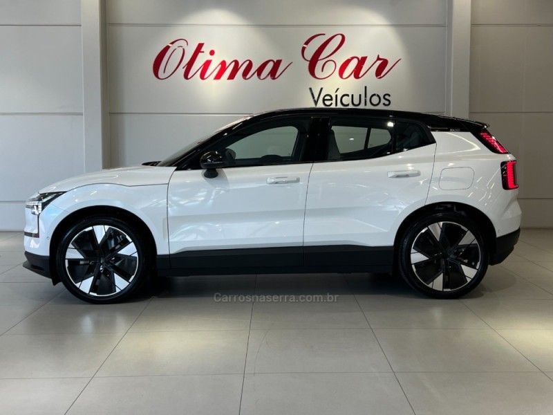 VOLVO EX30 ULTRA EXTENDED RANGE 2024/2025 ÓTIMA CAR FLORES DA CUNHA / Carros no Vale