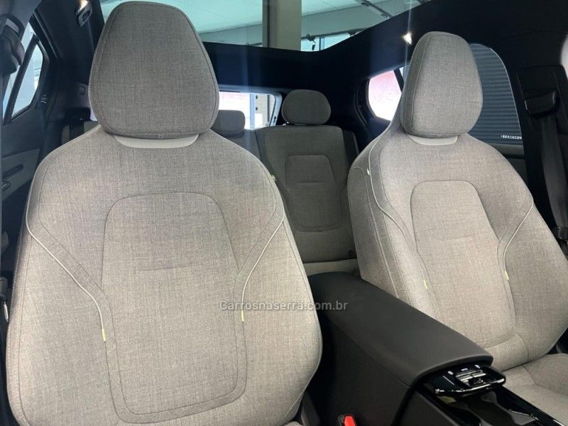 VOLVO EX30 ULTRA EXTENDED RANGE 2024/2025 ÓTIMA CAR FLORES DA CUNHA / Carros no Vale