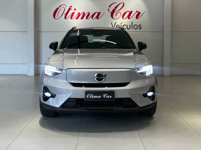 VOLVO XC 40 P6 RECHARGE ELECTRIC PLUS 2023/2024 ÓTIMA CAR FLORES DA CUNHA / Carros no Vale