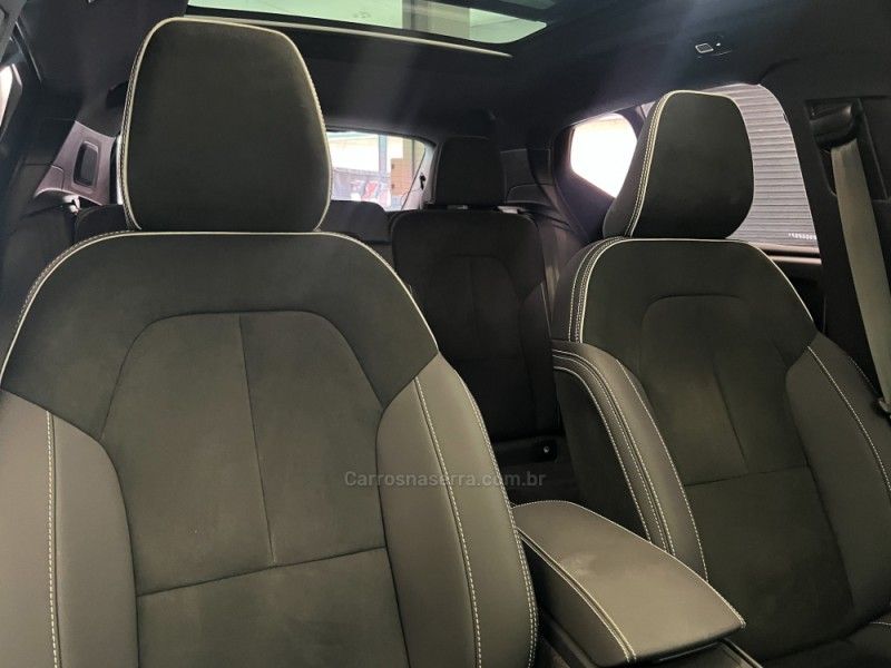 VOLVO XC 40 P6 RECHARGE ELECTRIC PLUS 2022/2023 ÓTIMA CAR FLORES DA CUNHA / Carros no Vale