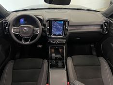 VOLVO XC 40 P6 RECHARGE ELECTRIC PLUS 2022/2023 ÓTIMA CAR FLORES DA CUNHA / Carros no Vale