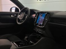 VOLVO XC 40 P6 RECHARGE ELECTRIC PLUS 2023/2024 ÓTIMA CAR FLORES DA CUNHA / Carros no Vale