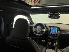 VOLVO XC 40 P6 RECHARGE ELECTRIC PLUS 2023/2024 ÓTIMA CAR FLORES DA CUNHA / Carros no Vale