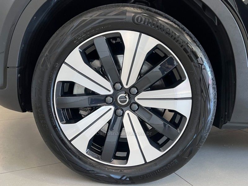 VOLVO XC 40 P6 RECHARGE ELECTRIC PLUS 2022/2023 ÓTIMA CAR FLORES DA CUNHA / Carros no Vale