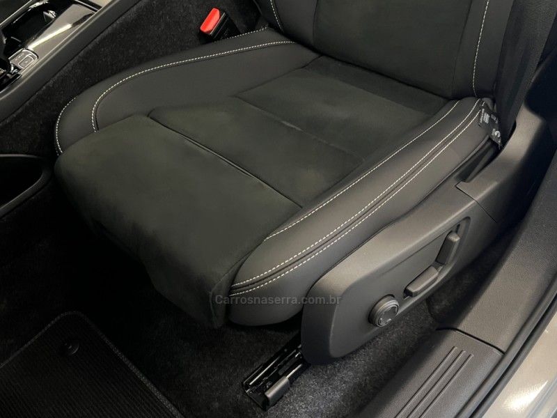 VOLVO XC 40 P6 RECHARGE ELECTRIC PLUS 2023/2024 ÓTIMA CAR FLORES DA CUNHA / Carros no Vale