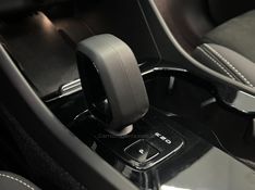 VOLVO XC 40 P6 RECHARGE ELECTRIC PLUS 2022/2023 ÓTIMA CAR FLORES DA CUNHA / Carros no Vale