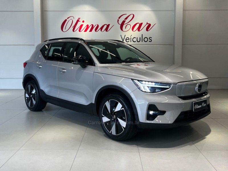 VOLVO XC 40 P6 RECHARGE ELECTRIC PLUS 2023/2024 ÓTIMA CAR FLORES DA CUNHA / Carros no Vale
