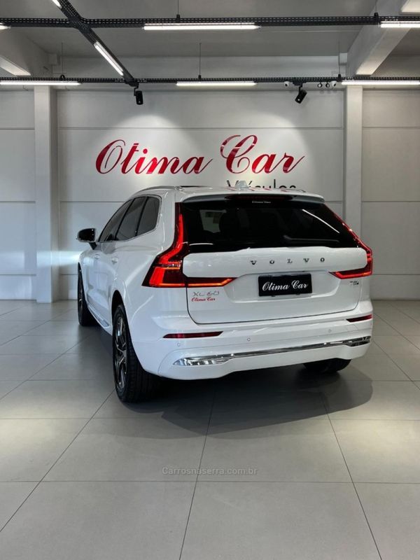 VOLVO XC60 2.0 T8 RECHARGE PLUS AWD HIBRIDO 2025/2026 ÓTIMA CAR FLORES DA CUNHA / Carros no Vale