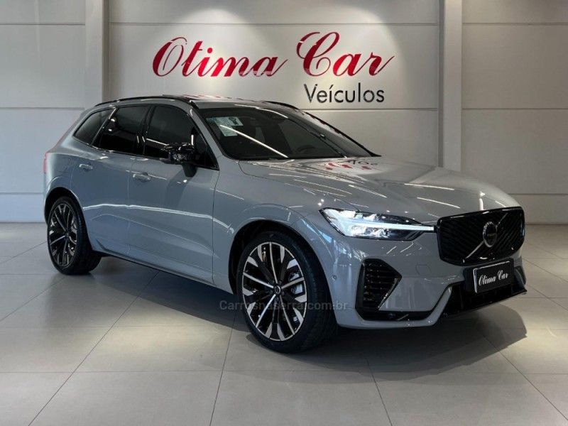 VOLVO XC60 2.0 T8 ULTRA DARK AWD HÍBRIDO 2025/2026 ÓTIMA CAR FLORES DA CUNHA / Carros no Vale