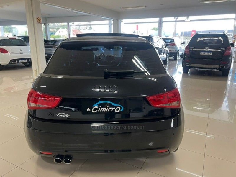 AUDI A1 1.4 TFSI ATTRACTION 16V 122CV 2011/2012 CIMIRRO AUTOMÓVEIS TAQUARA / Carros no Vale